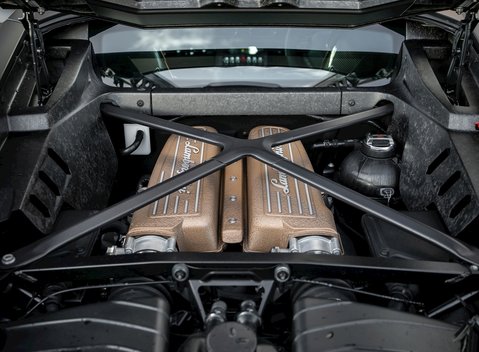 Lamborghini Huracan LP640-4 Performante 27