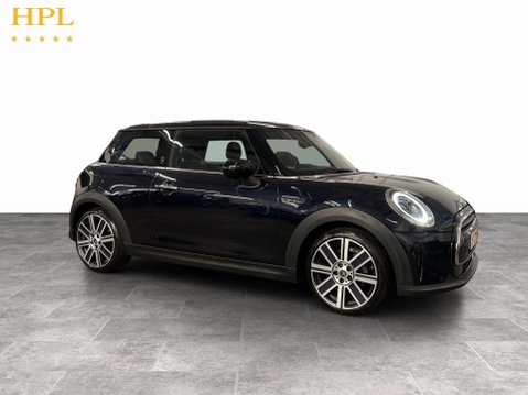 Mini Hatch 1.5 Cooper Exclusive Hatchback 3dr Petrol Steptronic Euro 6 (s/s) (136 ps) 1