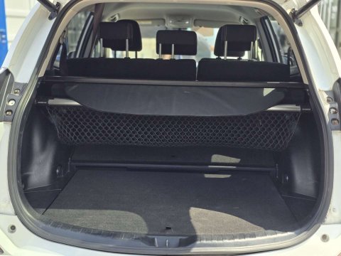 2016 Toyota RAV4 thumbnail 9
