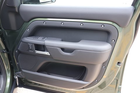 Land Rover Defender 110 2026 HARD TOP X-DYNAMIC HSE 350 WORLD TOUR 2 EDITON REAR  SEATS FITTED PPF  20