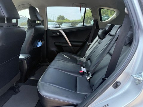 Toyota Rav4 2.2 D-4D Invincible SUV 5dr Diesel Manual 4WD Euro 5 (150 ps) 14