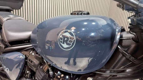 Royal Enfield Shotgun 2025 ONLY 2K GREAT CONDITION MOT 2028 LARGE TOP BOX 27