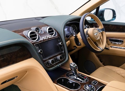 Bentley Bentayga W12 Mulliner 16