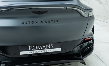 Aston Martin DBX 707 31