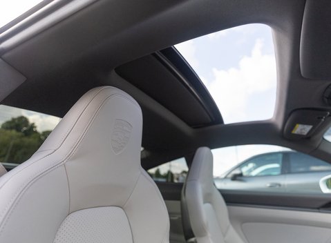 Porsche 911 (992) Carrera 4S 14