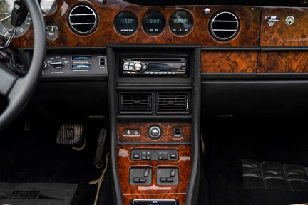 Rolls-Royce Corniche II Convertible 26
