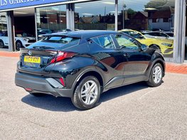 Toyota C-HR 1.8 C-HR Icon HEV CVT 5dr 8