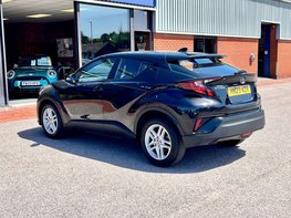 Toyota C-HR 1.8 C-HR Icon HEV CVT 5dr 9