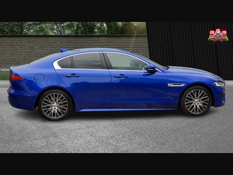 Jaguar XE R-DYNAMIC S 8