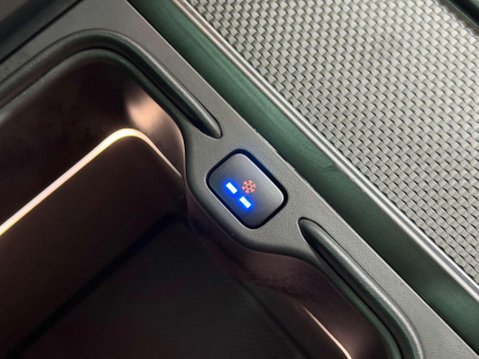 Land Rover Range Rover 4.4 P530 V8 First Edition SUV 5dr Petrol Auto 4WD Euro 6 (s/s) (530 ps) 36