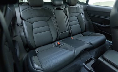 Porsche Taycan 4S Cross Turismo 14