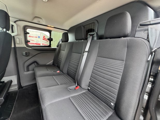 Ford Transit Custom Crew Cab AUTO SWB L1H1 Low Roof Limited 300 Air Con Alloys EURO 6 12