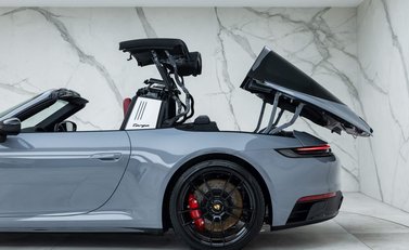 Porsche 911 Targa 4 GTS (992) 37