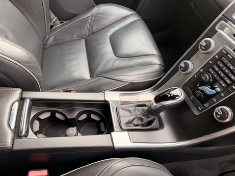 Volvo XC60 D4 R-DESIGN LUX NAV AWD 16