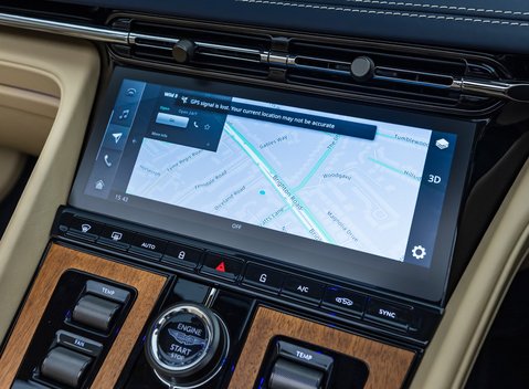 Aston Martin DB12 Volante 23