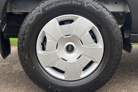 Ford Transit 350 Rwd L3 H3 Trend 130 ps Panel Van - Rear Camera 28