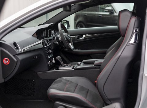 Mercedes-Benz C63 AMG Black Series 15