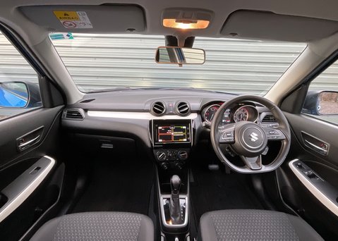 Suzuki Swift SZ-T DUALJET MHEV 13