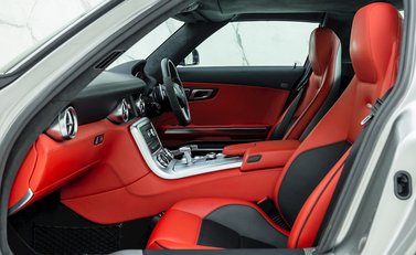 Mercedes-Benz SLS AMG 14