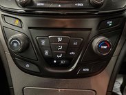 Vauxhall Insignia 2.0 CDTi ecoFLEX Design Euro 5 (s/s) 5dr 16