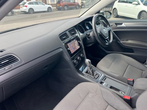 Volkswagen Golf 1.0 TSI BlueMotion Tech SE Nav DSG Euro 6 (s/s) 5dr 23