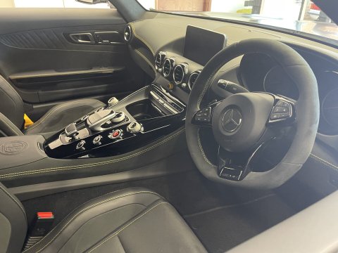 Mercedes-Benz AMG GT R 10