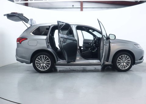 Mitsubishi Outlander 2.4h TwinMotor 13.8kWh Dynamic Safety SUV 5dr Petrol Plug-in Hybrid CVT 4WD 67
