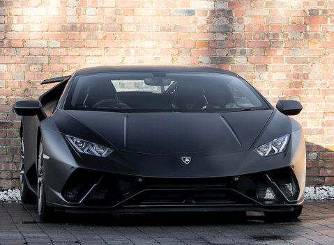Lamborghini Huracan LP640-4 Performante 1