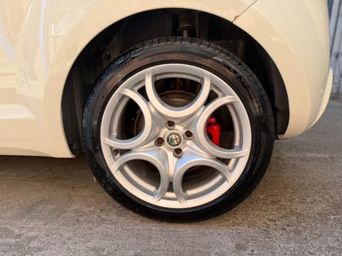 Alfa Romeo Mito 1.4 TB MultiAir Distinctive Euro 5 (s/s) 3dr 23