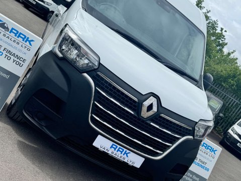 Renault Master 2.3 dCi 35 Business+ Panel Van 4dr Diesel Manual FWD LWB Medium Roof Euro 6 11