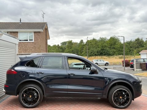 Porsche Cayenne 4.2 TD V8 S TiptronicS 4WD Euro 6 (s/s) 5dr 12