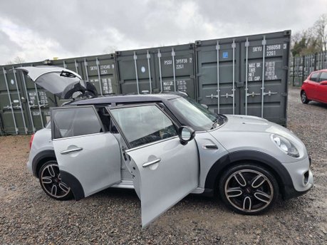 Mini Hatch 1.5 Cooper Hatchback 5dr Petrol Steptronic Euro 6 (s/s) (136 ps) 57