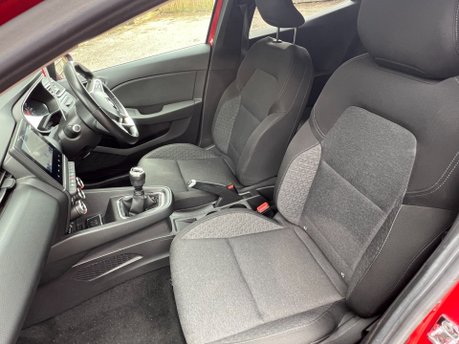Renault Clio 1.0 ICONIC TCE 5 Dr 18