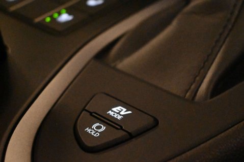 Lexus Ux 2.0 UX 250h Takumi 4x2 CVT 5dr 45