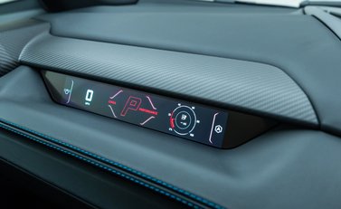 Lamborghini Revuelto 21