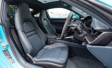 Porsche 911 (992) Carrera S 12