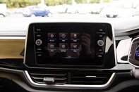 Volkswagen T-Roc R-LINE TSI 25