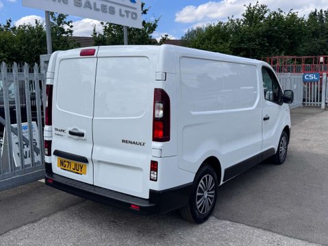 Renault Trafic 2.0 dCi ENERGY 28 Business+ Panel Van 5dr Diesel Manual SWB Standard Roof E 27
