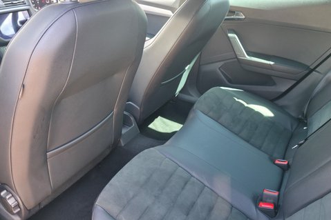 SEAT Arona TSI FR SPORT DSG AUTOMATIC! SMARTPHONE LINK! HEATED SEATS! SERVICE HISTORY! 17