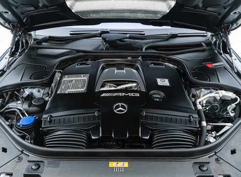 Mercedes-Benz S63 AMG Coupe 32