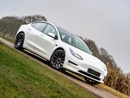 Tesla Model 3 PERFORMANCE 19