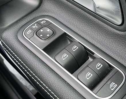 Mercedes-Benz A Class 1.3 A 200 Sport Exeutive Auto 5dr 67