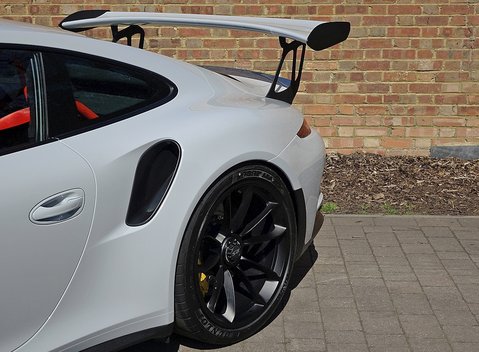 Porsche 911 (991) GT3 RS 11