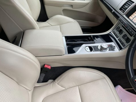 Jaguar XF 3.0d S V6 Portfolio Sportbrake Auto Euro 5 (s/s) 5dr 13