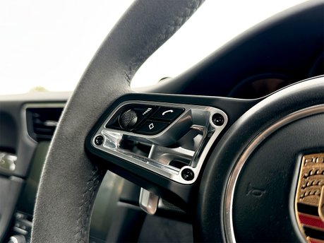 Porsche 911 CARRERA GTS PDK 53