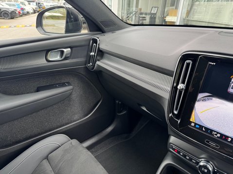 Volvo XC40 B4 PLUS 42