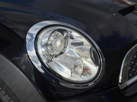 Mini Hatch 1.6 Cooper S Euro 5 (s/s) 3dr 17