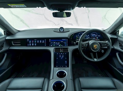 Porsche Taycan Turbo 16