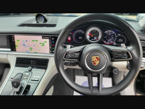 Porsche Panamera PDK 38