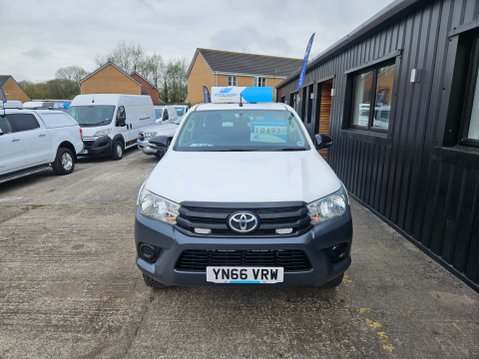 Toyota Hilux ACTIVE 4WD D-4D DCB 2